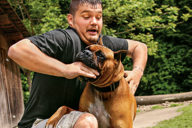 Cựu lính đặc nhiệm SEAL dạy bạn cách để phòng vệ khi bị chó tấn công - Ảnh 3.