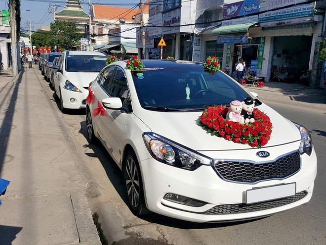  Anh chàng nhọ nhất năm đây rồi: Hôm trước chở thuê giường cưới cho người yêu cũ, hôm sau là tài xế lái xe đưa nàng về nhà chồng - Ảnh 3.