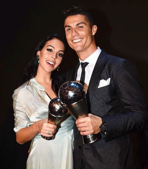 Vừa sinh con gái cho Ronaldo, Georgina vẫn giữ dáng thon gọn đến khó tin - Ảnh 3.