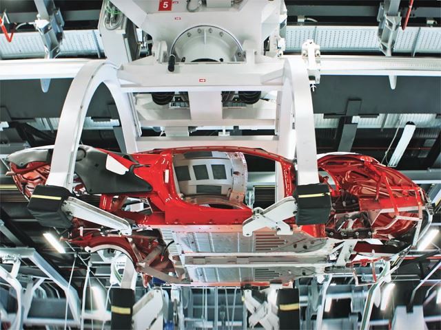 Ferrari truyền đam mê cho cả robot lắp ráp - Ảnh 3.