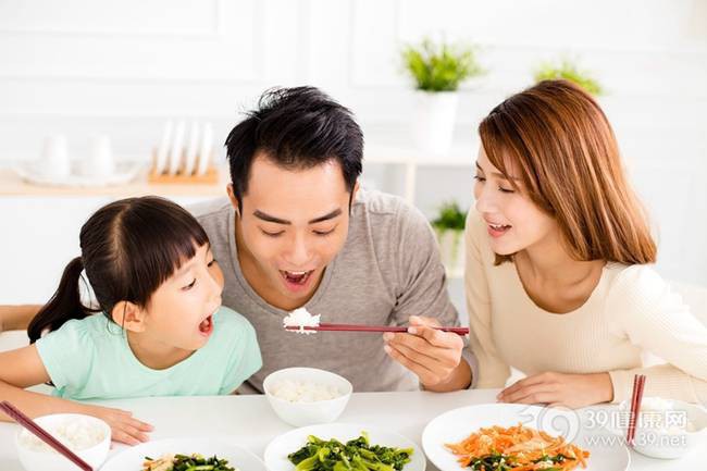 8 bí mật của những ông bố, bà mẹ nuôi dạy con thành công và hạnh phúc - Ảnh 3.