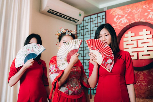 Dàn bê tráp theo phong cách ‘bến Thượng Hải’ của cô dâu người Việt gốc Hoa gây sốt mạng xã hội - Ảnh 3.