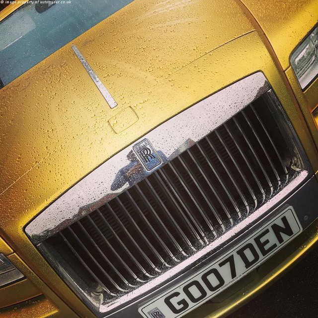 Bạn có thể sở hữu siêu xe Rolls-Royce mạ vàng với giá rẻ bất ngờ nếu thanh toán bằng bitcoin - Ảnh 3.