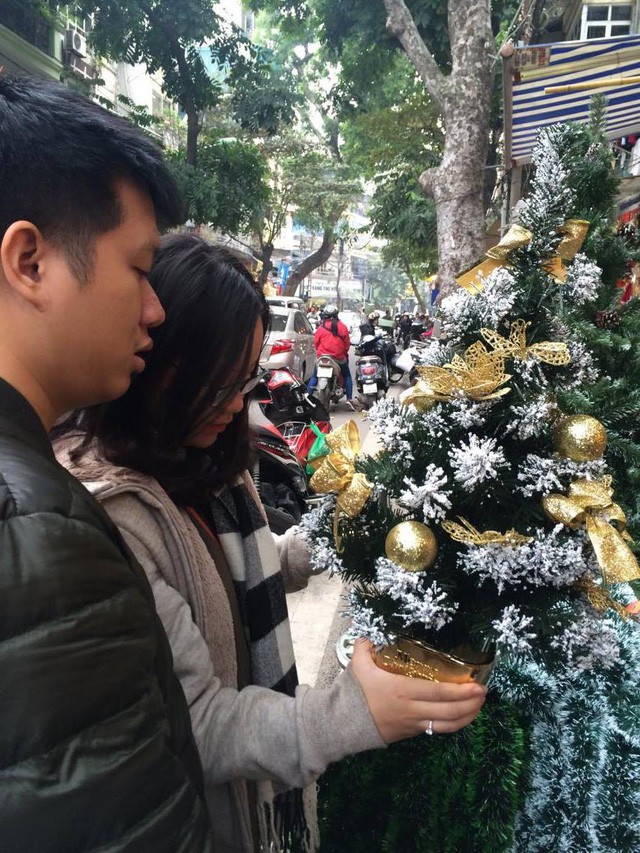 Đồ trang trí Noel bạc triệu lên ngôi - Ảnh 3.