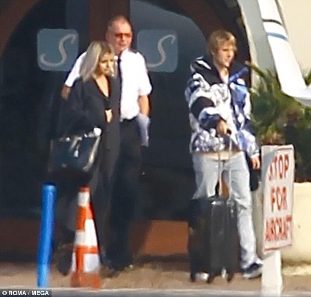 Justin Bieber và Selena Gomez bí mật đi du lịch dịp cuối tuần - Ảnh 3.