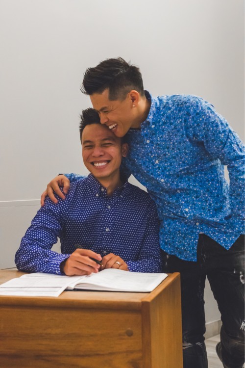 Sau 8 năm bên nhau, John Huy Trần và bạn trai chính thức đăng ký kết hôn tại Canada - Ảnh 3.