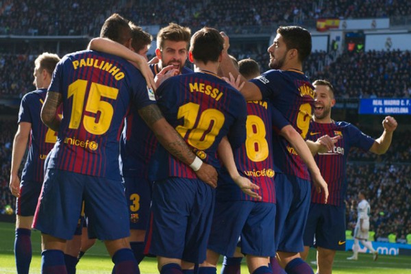 Fan Real khiến Barca ‘bẽ mặt’ với tấm ảnh ‘những khoảnh khắc ăn mừng của năm 2017’ - Ảnh 3.