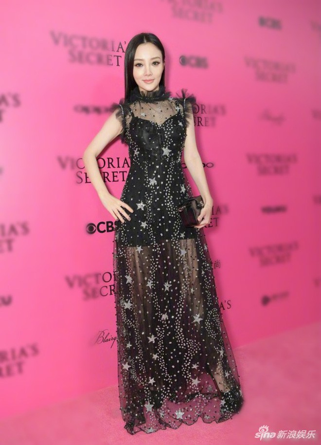 Thảm hồng Victorias Secret: Ngập tràn da thịt các chân dài, dàn khách mời Hoa ngữ khá lèo tèo - Ảnh 25.