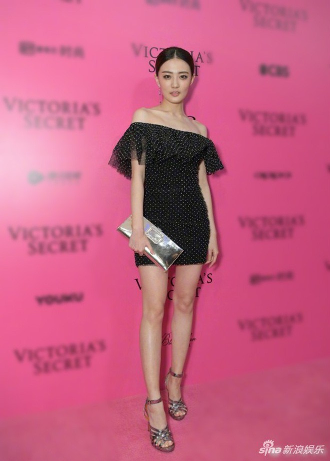 Thảm hồng Victorias Secret: Ngập tràn da thịt các chân dài, dàn khách mời Hoa ngữ khá lèo tèo - Ảnh 26.