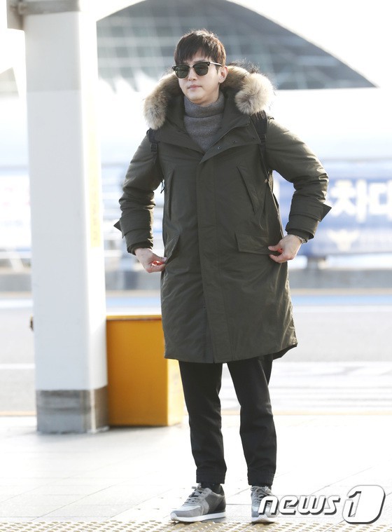 Sân bay MAMA Hồng Kông: Song Joong Ki tiều tụy bất ngờ, bà hoàng Lee Young Ae, EXO cùng dàn siêu sao đổ bộ - Ảnh 29.