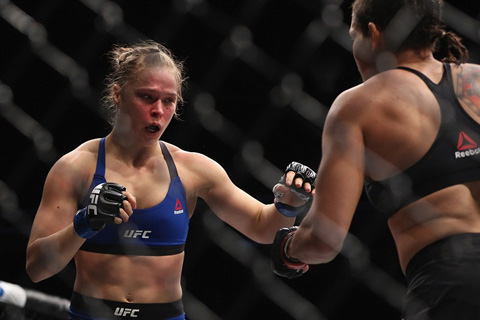 Độc cô cầu bại Ronda Rousey mặt biến dạng, bị hạ đo ván sau 48 giây - Ảnh 4.