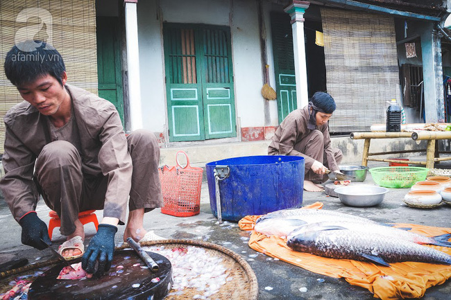 Về làng Vũ Đại thưởng thức món cá kho nồi đất độc quyền ngon nức lòng những ngày giáp Tết - Ảnh 4.