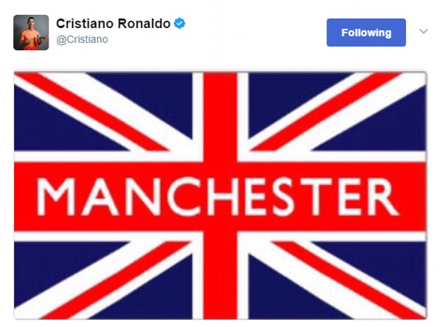 Beckham, Ronaldo... tưởng niệm nạn nhân trong vụ nổ bom ở Manchester - Ảnh 4.