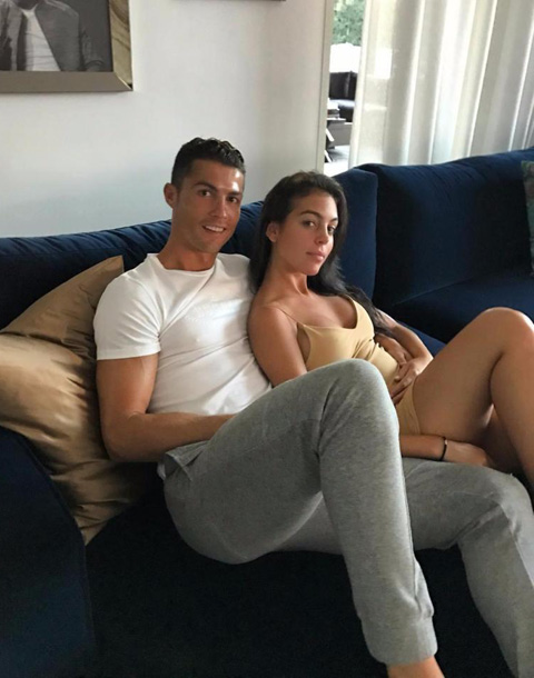 Ronaldo đã mất bao tiền để có cặp song sinh một trai, một gái? Người mẹ là ai? - Ảnh 3.