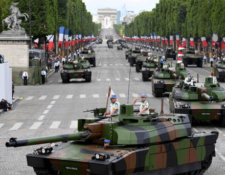Gần 4.000 binh sĩ rầm rộ diễu binh mừng kỷ niệm 228 năm Quốc khánh Pháp - Ảnh 4.