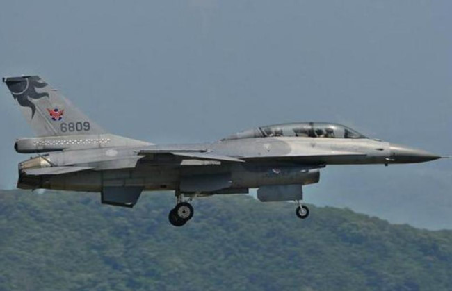 Mỹ tăng mạnh chi tiêu quân sự và bán vũ khí cho Đài Loan - Ảnh 3.