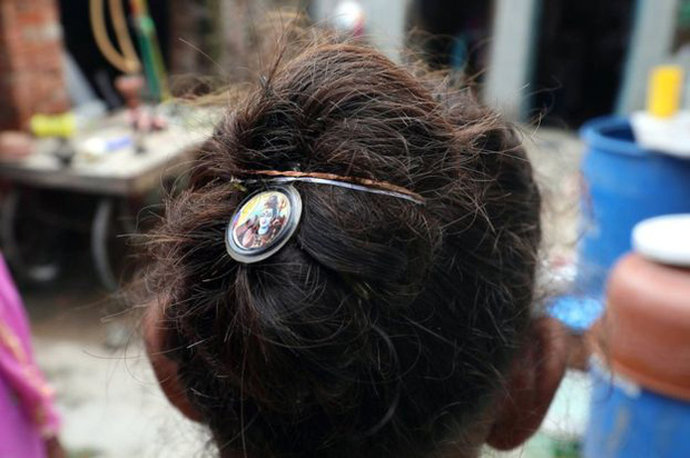 Ấn Độ: Hơn 50 phụ nữ hoảng sợ khi bị thôi miên rồi cắt tóc đầy bí ẩn - Ảnh 4.