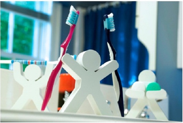 Rước cả ổ vi khuẩn vào người vì thói quen dùng bàn chải đánh răng sai lầm - Ảnh 4.