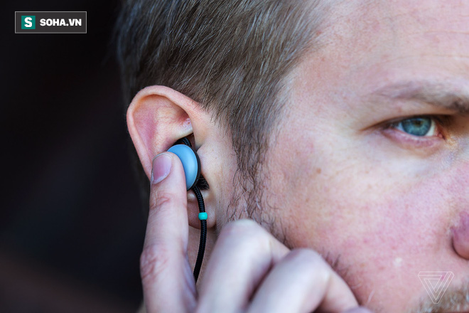 Nếu Google Dịch vẫn đầy lỗi, Pixel Buds còn xa mới được như tai nghe thần kì của Doraemon - Ảnh 1.