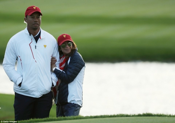 Đẳng cấp như Tiger Woods: Vẫn kiếm bộn tiền dù tối ngày miệt mài bên các bóng hồng  - Ảnh 4.