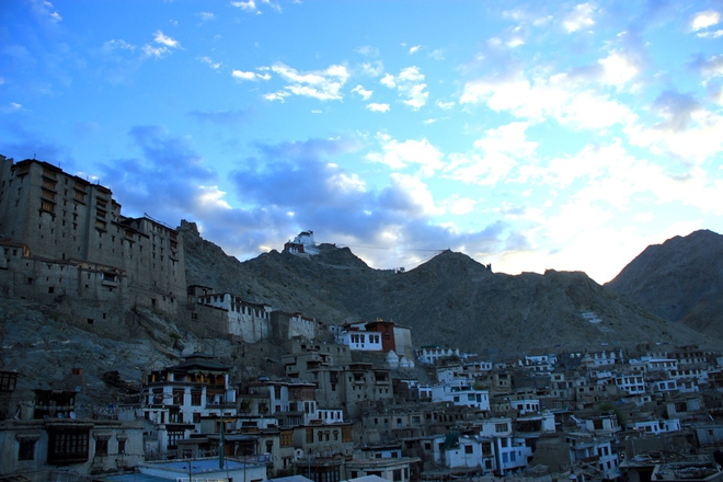 Mùa thu ở Ladakh: Hành trình trải nghiệm của 1 phụ nữ Việt đến nơi đẹp tựa “thiên đường ẩn giấu” ở Ấn Độ - Ảnh 4.