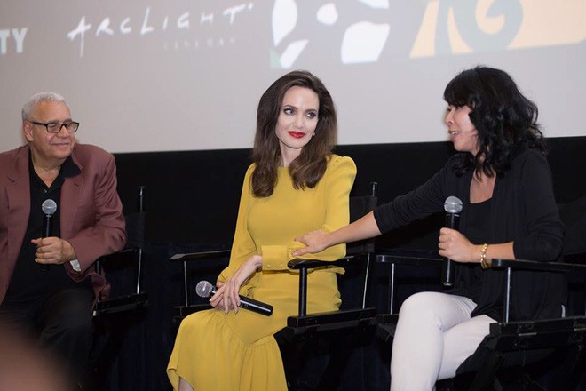 Ca sĩ tỷ phú Hà Phương bất ngờ gặp gỡ riêng Angelina Jolie ở Hollywood - Ảnh 4.