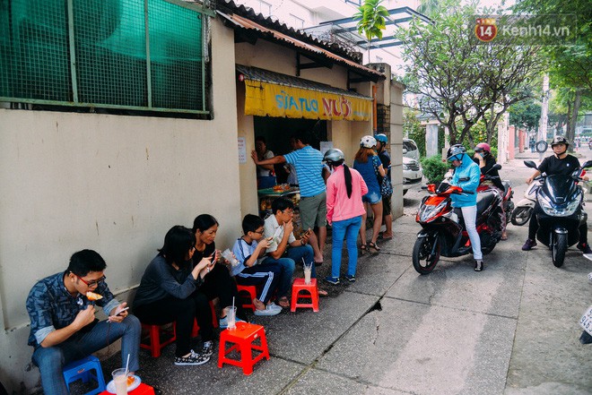 Sữa tươi Mười vào sáng tinh mơ và câu chuyện 20 năm gây thương nhớ của những cô chủ quán dễ thương nhất Sài Gòn - Ảnh 4.