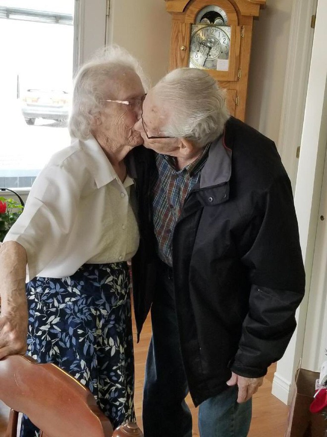 Không phải cái chết, chính việc đau lòng này đã khiến đôi vợ chồng lần đầu rời xa sau 73 năm chung sống - Ảnh 4.