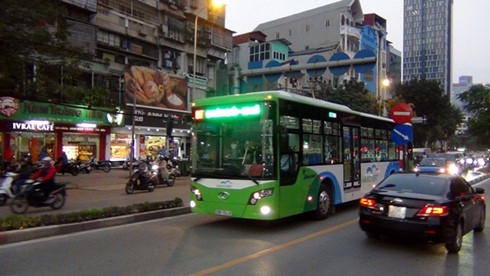 Trước tình trạng ô nhiễm không khí báo động tại Hà Nội, xe buýt nhanh BRT có ý nghĩa gì? - Ảnh 4.