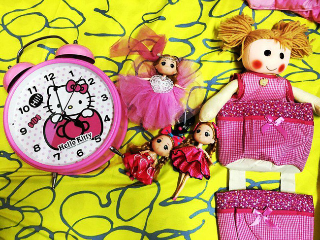 Căn phòng toàn Hello Kitty hồng chứng minh con gái dù trưởng thành vẫn mãi mãi tuổi xì tin - Ảnh 5.