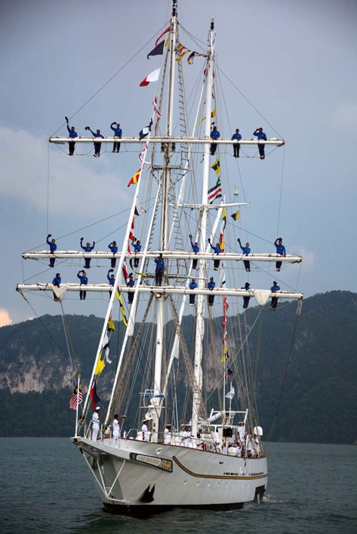 Tàu Hải quân Việt Nam tham gia Duyệt binh tàu quốc tế tại Langkawi - Ảnh 5.