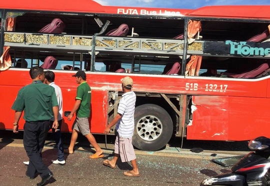 Xe Thành Bưởi - Phương Trang đối đầu, 2 người chết, hàng chục bị thương - Ảnh 4.