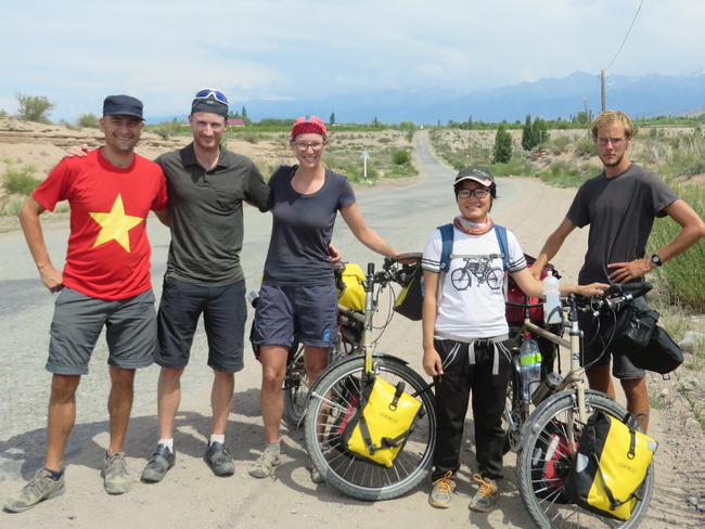  Hành trình 291 ngày, 15.000km, 11 quốc gia, 1 lần suýt chết, và cái kết có hậu của cô gái đạp xe từ Việt Nam - Ảnh 5.