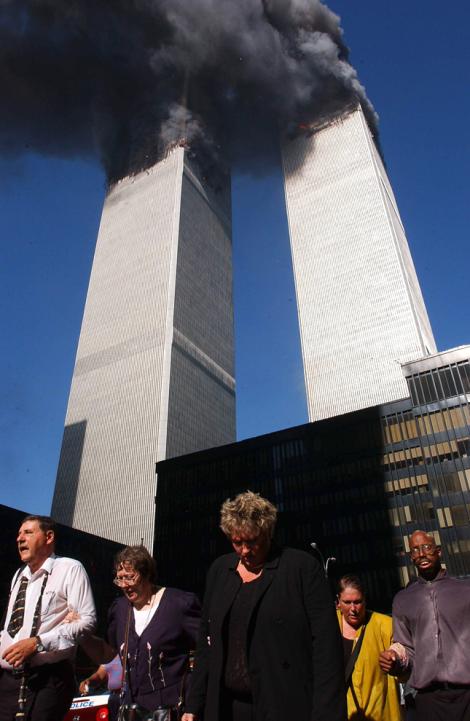 Những hình ảnh khiến nước Mỹ không thể quên vụ khủng bố 11/9 - Ảnh 5.