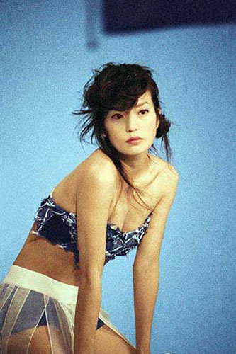 Đâu riêng Lâm Tâm Như, Triệu Vy cũng gây bất ngờ thời làm mẫu bikini  - Ảnh 5.
