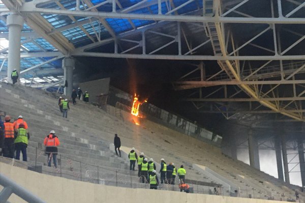 Cháy sân vận động tổ chức World Cup 2018 ở Nga - Ảnh 4.