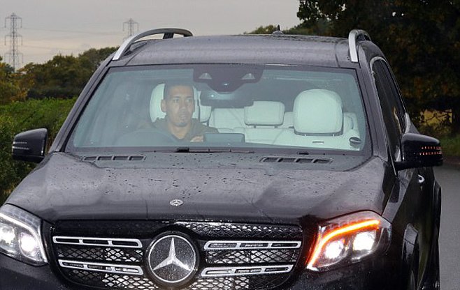 Ibrahimovic tái ngộ Mourinho ở trung tâm Carrington - Ảnh 5.