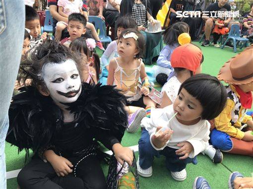 “Con ma Vô Diện” Halloween năm ngoái nay đã thăng cấp thành Thần chết lại gây sốt mạng xã hội - Ảnh 5.