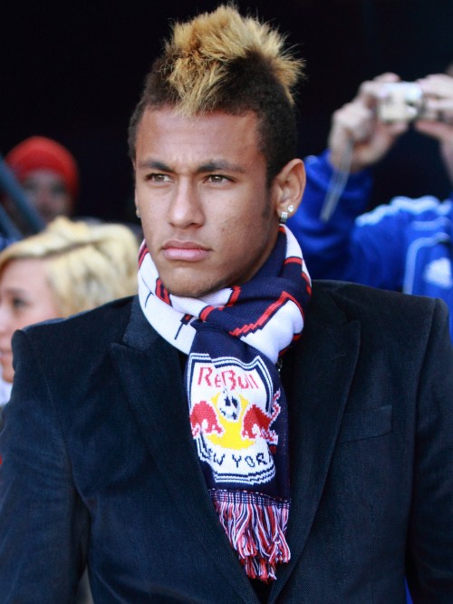 Đến Paris, Neymar lột xác thành quý ông đào hoa - Ảnh 6.
