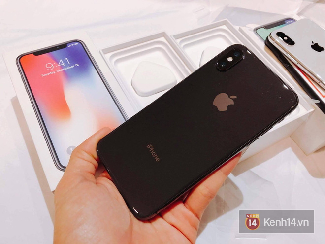 NÓNG: Đây là iPhone X 256GB đầu tiên sẽ về đến Việt Nam sáng nay, đầy đủ màu, giá 68 triệu đồng - Ảnh 5.