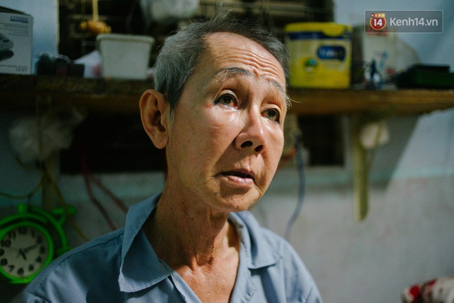 Chuyện đời của “cô đào” chuyển giới lớn tuổi nhất Việt Nam: Nửa đời hương phấn và sự đùm bọc của người bạn già tri kỷ - Ảnh 5.