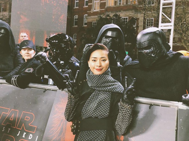 Ngô Thanh Vân xuất hiện xinh đẹp, thân thiết bên nhà biên kịch Star Wars tại buổi công chiếu ở London - Ảnh 5.