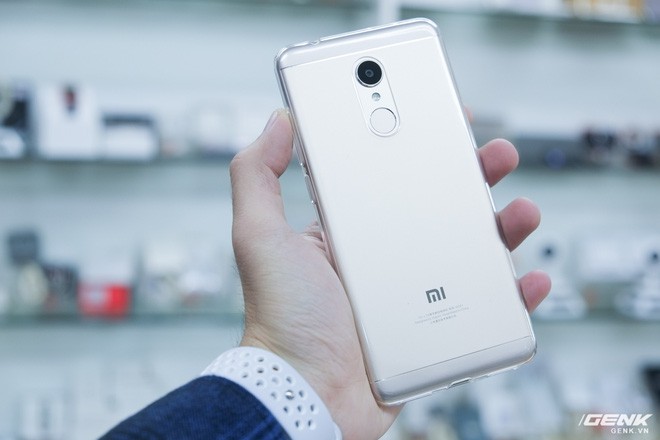 Trên tay Xiaomi Redmi 5 và Redmi 5 Plus: Bộ đôi smartphone màn hình 18:9, viền siêu mỏng rẻ nhất hiện nay - Ảnh 5.