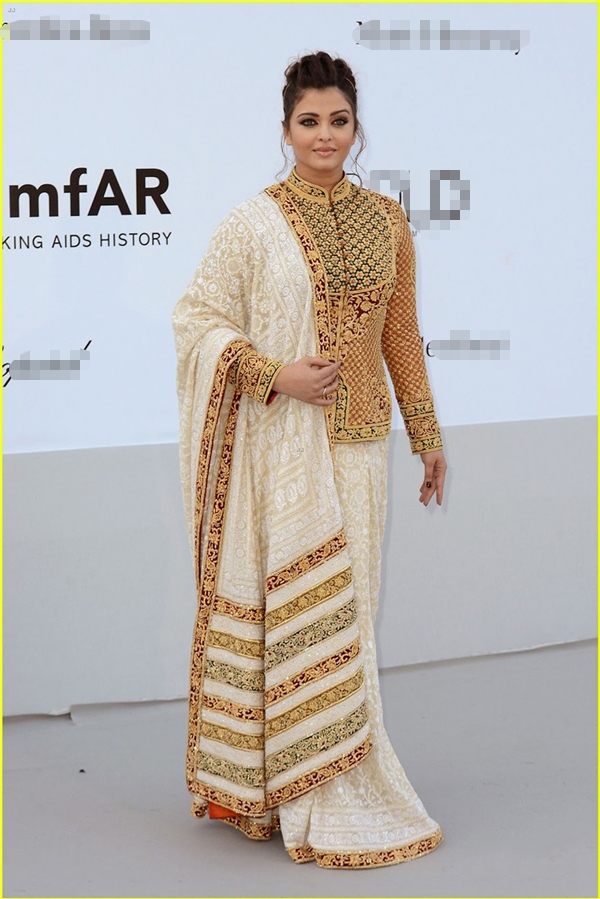 Hành trình 16 năm hóa nữ thần thảm đỏ Cannes của Hoa hậu Aishwarya Rai - Ảnh 23.
