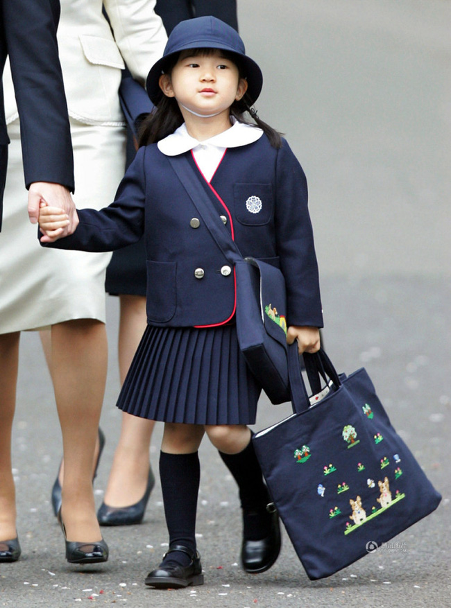 Công chúa Nhật xuất hiện với gương mặt hốc hác và thân hình gầy gò khiến nhiều người lo lắng - Ảnh 6.