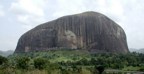 10 kỳ quan thiên nhiên là những tảng đá nguyên khối lớn nhất thế giới - Ảnh 6.