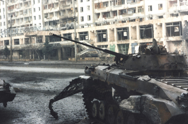 Quân đội Nga đại phá phiến quân Chechnya ở “hỏa ngục” Grozny - Ảnh 6.