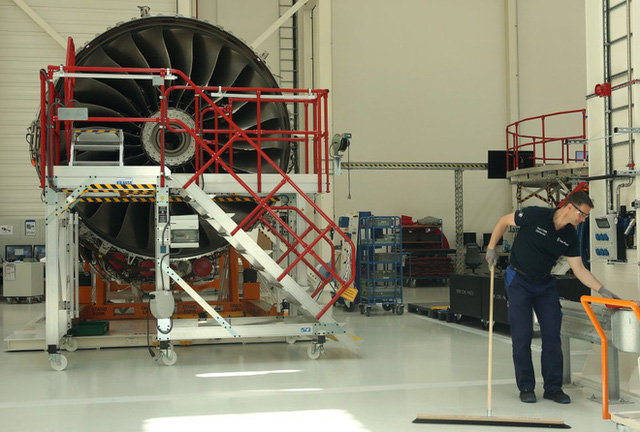 Đột nhập nhà máy của Rolls-Royce – nơi sản xuất một trong những loại động cơ máy bay sạch và thân thiện với môi trường nhất - Ảnh 6.