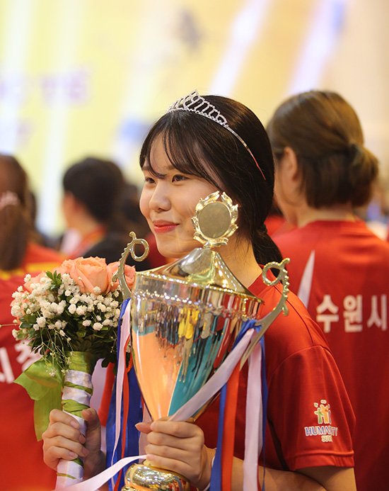 Ngắm vẻ đẹp chân dài xứ Hàn đoạt giải Hoa khôi VTV Cup - Ảnh 6.
