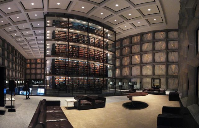 Cùng chiêm ngưỡng thiết kế hiếm có của thư viện đại học Yale, giúp bảo vệ hàng triệu thư tịch cổ quý giá khỏi ánh nắng mặt trời - Ảnh 6.